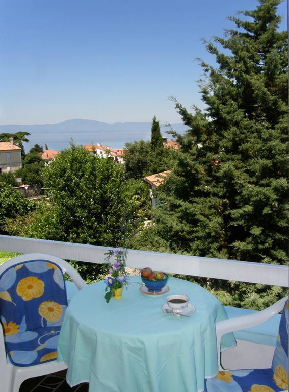 Apartments Ljuba I Mare Malinska Quarto foto