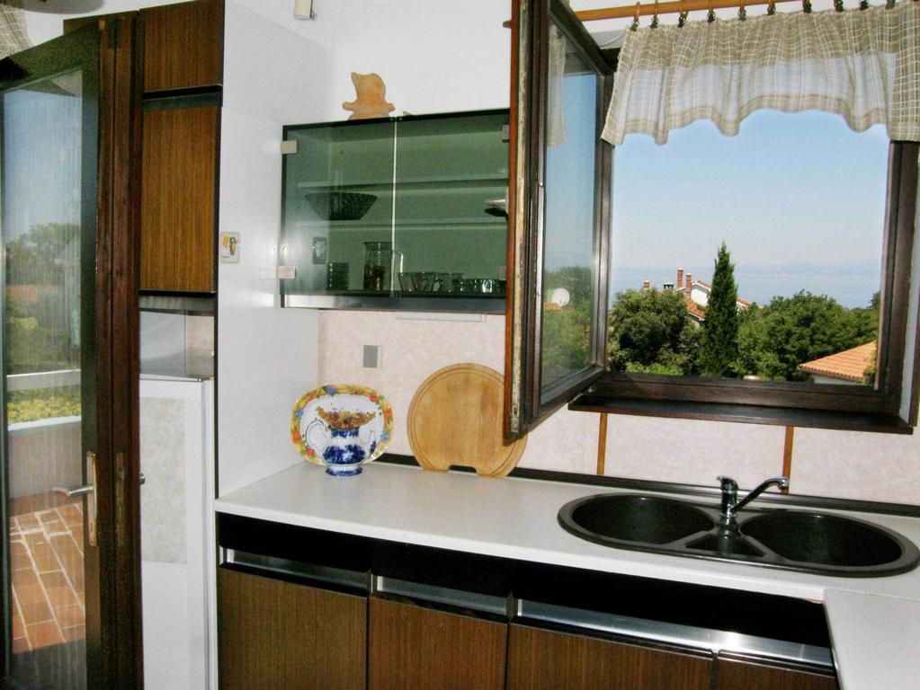 Apartments Ljuba I Mare Malinska Quarto foto